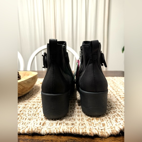 NWT Skechers Water Resistant Mid Wedge Ankle Bootie Size 10 - Picture 5 of 9